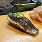 寿し辰 - 炙り秋刀魚
      この季節しか食べられないしね♪今のうち〜♡