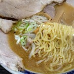 味登利食堂 - みそチャーシューメン（850円）︰麺リフトアップ