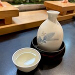 寿し辰 - 同じく大村屋の『翁鷺（おきなさぎ）』これは燗酒での評価が高いのでぬる燗で頂いちゃいました”(*>∀<)o(酒)"