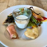 リトルネスト - サラダ仕立ての前菜