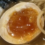 麺屋 藤むら - 味玉は黄身がトロッとしていました。