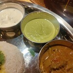 DALIN - レン草とブロッコリーのフムス