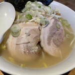 ラーメン田島商店 - ラーメン（背脂あっさり）