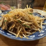 大衆飲み処 徳田酒店 ルクア大阪店 - もやし炒め