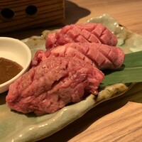 肉と日本酒いぶり 有楽町店 - 牛たんもと量り売り