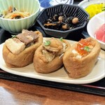 おいなり食堂 - 7種類のお稲荷さんから3つ選べる