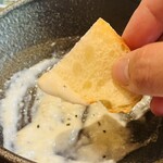 湖里庵 - 残ったソースはバゲットで掻っ攫う(￣ー￣)ﾆﾔﾘ