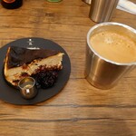 チーズケーキと彩りカレー Luna piena - 