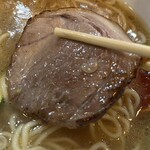 RAMEN ガモウスマイル - チャーシュー。噛むごとに味わいが有ります。