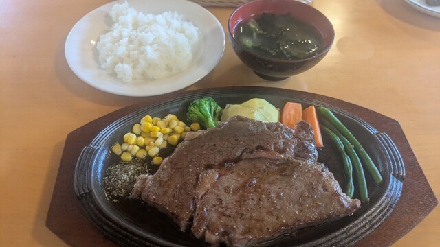 仙台牛ステーキハウス牛楽 登米市のステーキ専門店