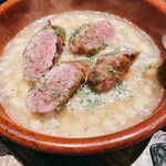 炭焼きスペイン料理 Aire - 熊本あか牛のソーセージと白いんげん豆のソース