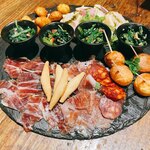 炭焼きスペイン料理 Aire - タパス盛り合わせ