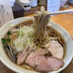 HARE tokidoki MUGI - 腰のある細麺　醤油もいい感じでした