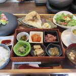 人と木 - 人と木定食（コーヒーとデザート付き）1,800円