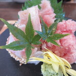 人と木 - 刺身はまぐろたたき、まぐろのポンプ（心臓の下の部分）、鯛