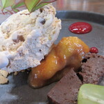 人と木 - ショコラテリーヌにキャラメルバナナにアイスのせ、カシスソース