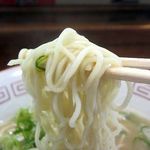 天風 - 醤油ラーメン、豚骨によく合う極細麺