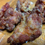 コモディ イイダ - 料理写真:みんな大好き！惣菜コーナーの王様、鶏の唐揚げ。