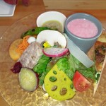 hygge - サラダ仕立ての前菜盛り合わせ