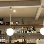 トロントセット - 料理が楽しめそうなお酒が並んでいます