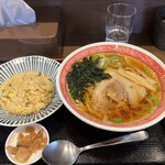めん六や - ラーメン半チャーハンセット