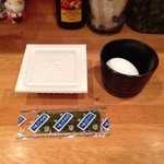 酒処 つがる - 201405　つがる　サービス品（生卵＆味付け海苔＆納豆）※卓上には「青胡瓜（漬物）」があります♥