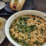 Honolulu International Airport JAL Sakura Lounge - 