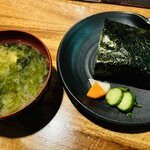 福岡博多の料理屋どんでんがえし - おにぎりとアオサの味噌汁
