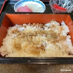 いとうや - ごはんに山椒をかけて