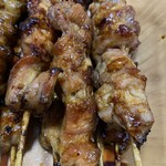 炭火やきとり 鳥信 - もものタレ焼き