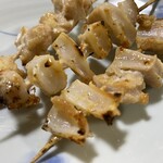 炭火やきとり 鳥信 - やげんなんこつ(塩)