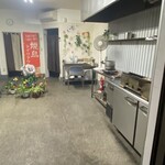 炭火やきとり 鳥信 - お店の入り口から見た店内