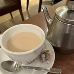 カフェ＆ブックス ビブリオテーク 大阪・梅田 - 