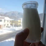 中村屋 - 腰に手をあてゴクゴク！濃厚で美味しいね！