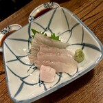 ばんや - ばんや名物のヒラメのお刺身。たしかに超絶美味い。米をくださいw