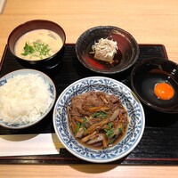 北新地 つきしろ - すき焼き定食（1,500円）