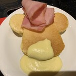 シェフ・ミッキー - 上にはリボンのようにベーコンを乗せてミニーversion！？