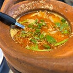 タイ屋台 999 - 真っ赤なトムヤムクン　979円