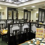 横浜大飯店 - オーダーバイキングフロアのB1店内様子。