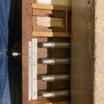 名前のないラーメン屋 - 調味料やお箸などは引き出しに。