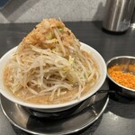 メガ豚パンチ - 