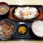 Tako No Ie - 特上焼そば定食並890円