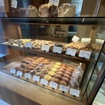 ブーランジェリー イマムラ - 商品ケース