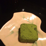 銀座 水野 - アメリカンチェリーのゼリー・抹茶のチョコ