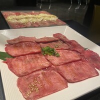 老舗精肉店直送 千種焼肉 飛騨牛の奴隷 千種店 - 