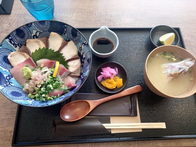 鰤屋金太郎 - 延岡/海鮮丼 | 食べログ