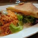 大西亭 - 前菜盛り合わせ（キャベツの温かいサラダムール貝風味、サーモンのホットサンド）