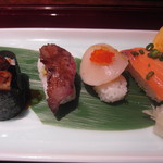 ＜再訪＞焼き寿司。フォアグラは臭みがあり、酢飯との相性は×　牛とろも焼きすぎで固いし・・・。