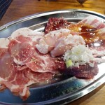 高幡不動 肉流通センター - 肉通5種盛り合わせ1,099円