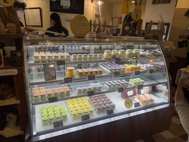 まほろば大仏プリン本舗 本店 （Purin no mori） - 平城山/プリン